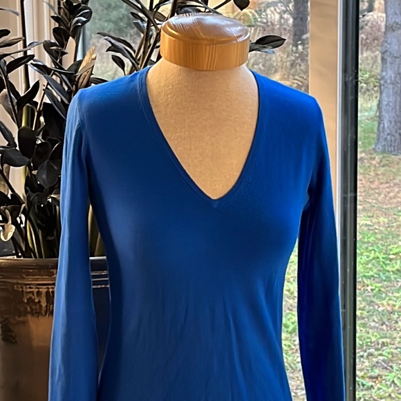 EUC Lilly Pulitzer sweater - Picture 2 of 10